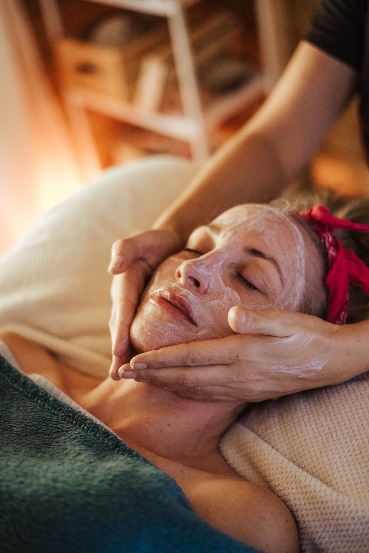 Relaxing service with complimentary neck massage at TD Nails